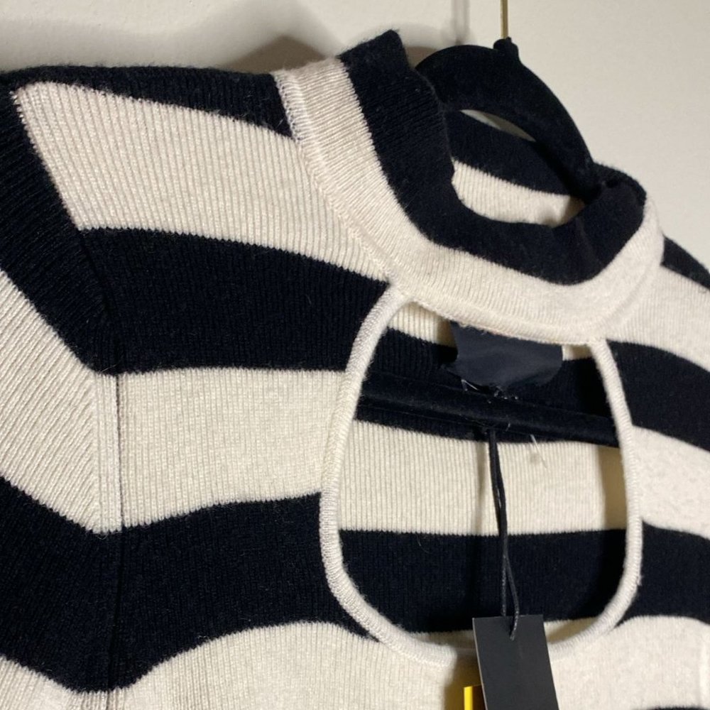 Le Superbe Wool and Cashmere Turtleneck Sweater - Picture 3 of 7